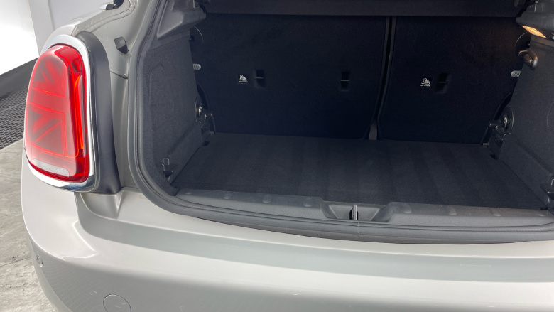 MINI Hatchback 1.5 Cooper II 5dr Petrol Hatchback